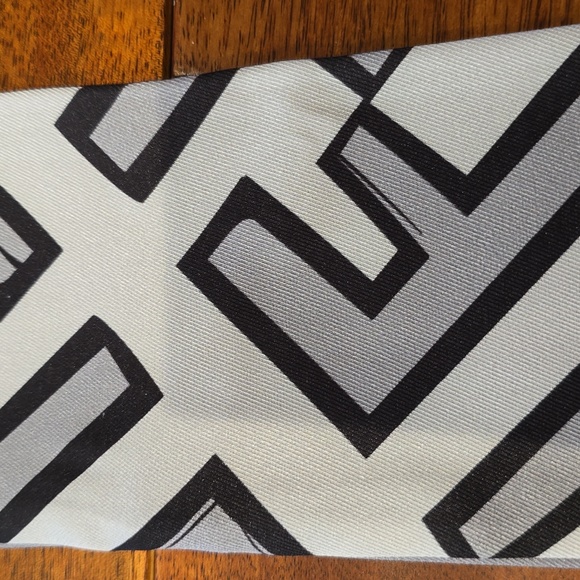 Fendi Logo Bag Or Hair Scarf - Picture 2 of 5